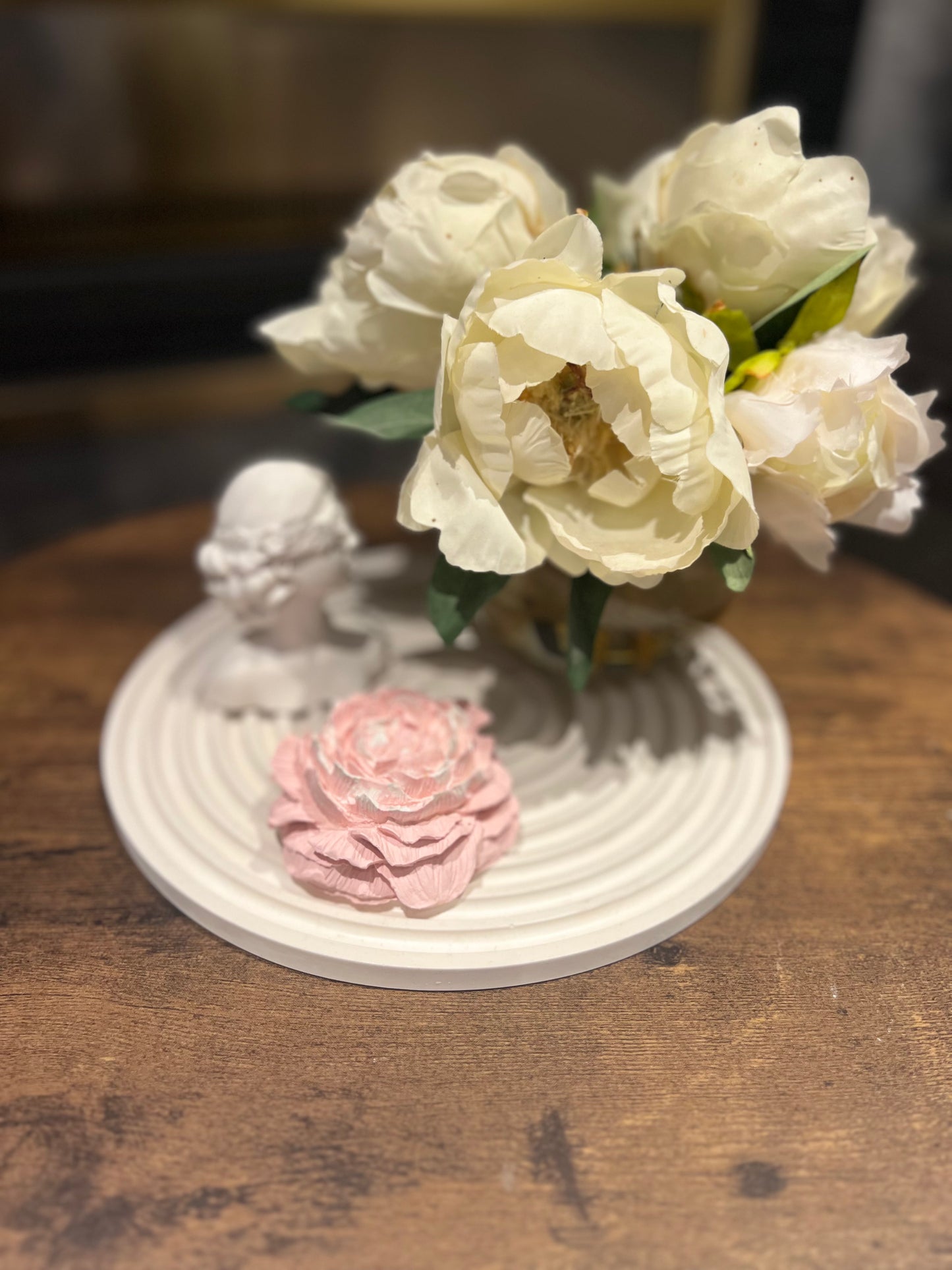 Round striped tray