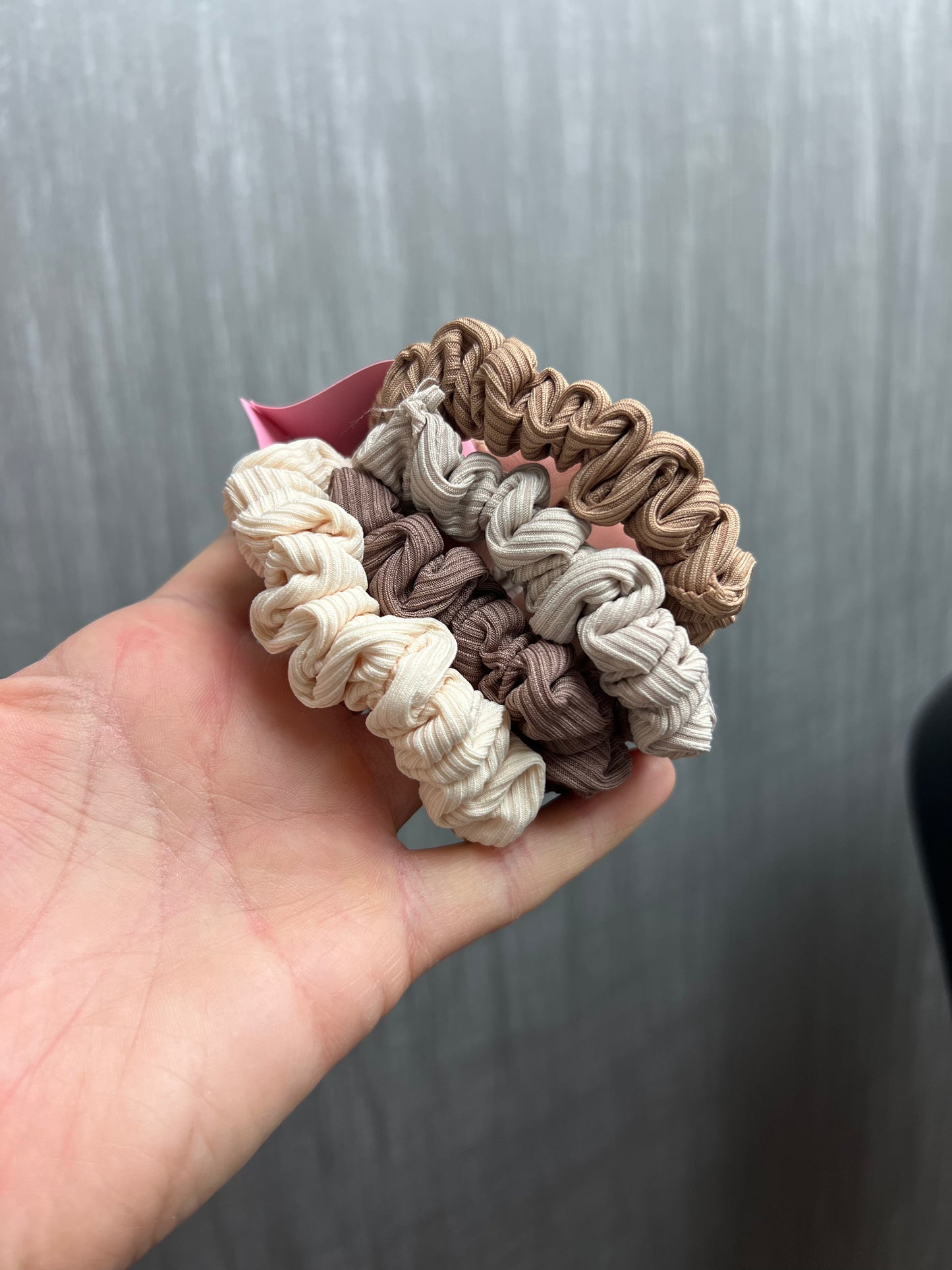 4 Pcs Pleated Knitted Scrunchies Hair Ties