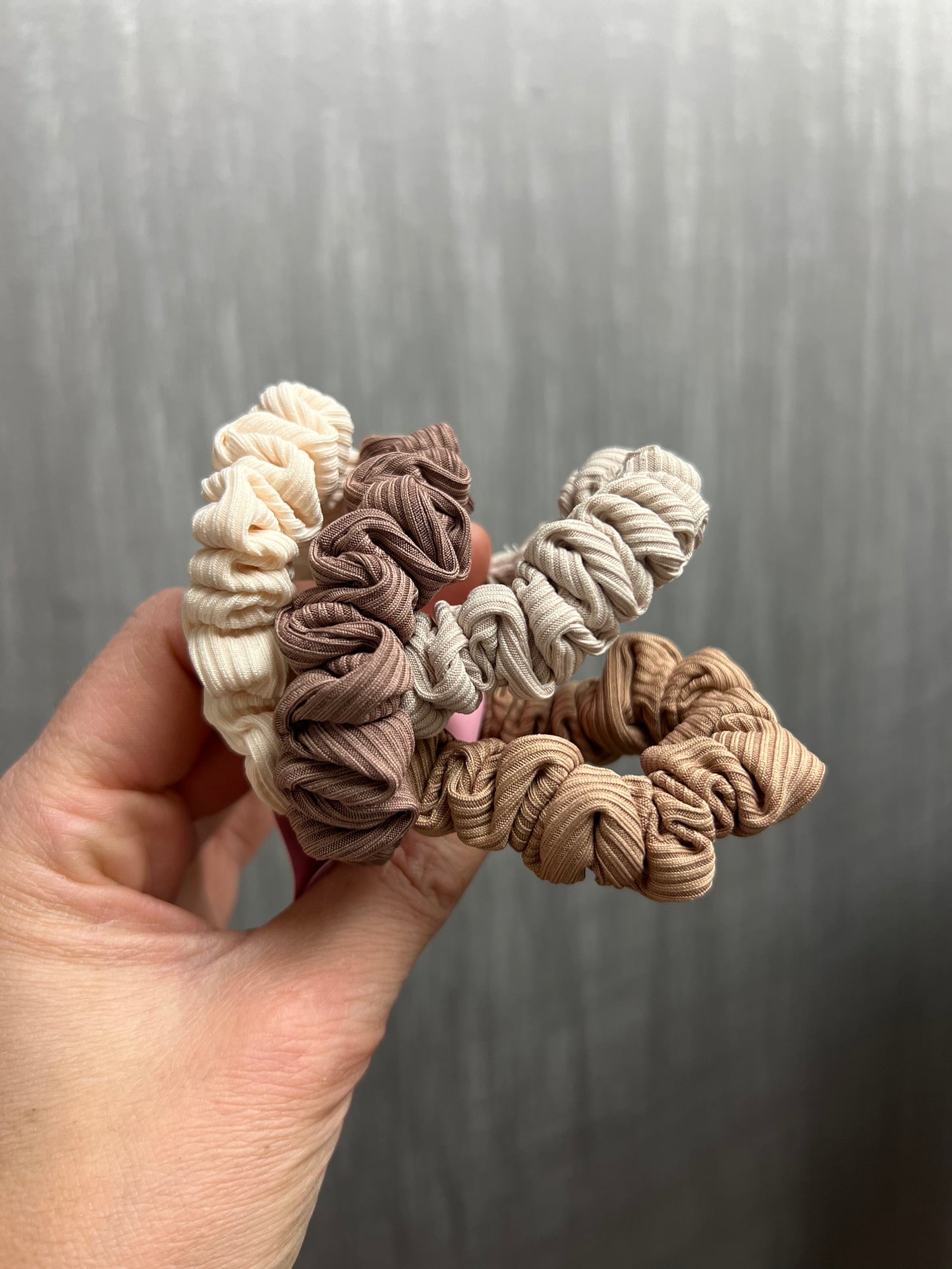 4 Pcs Pleated Knitted Scrunchies Hair Ties