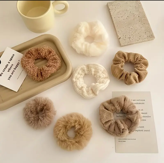 7-Piece Plush Fabric Scrunchie Set – Soft & Stylish Hair Ties
